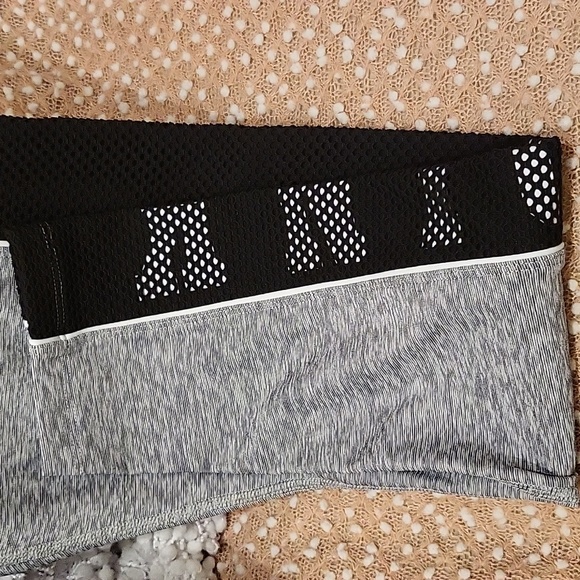 Victoria's Secret Pink Ultimate Leggings - Picture 4 of 9